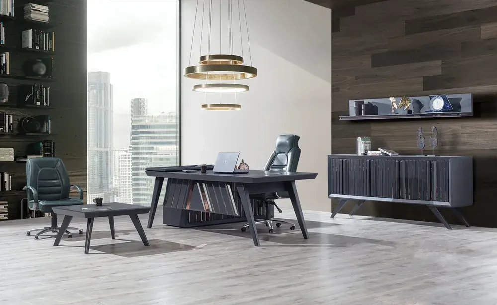 Valencia VIP Executive Suite - Polished Wood