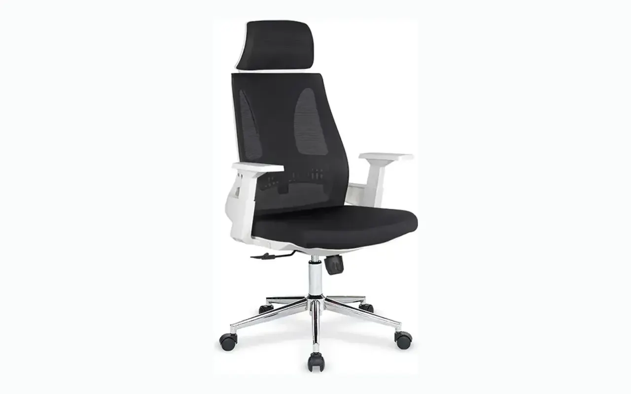 Sfaturi Ergonomice pentru Cei care Lucrează Mult timp la Birou